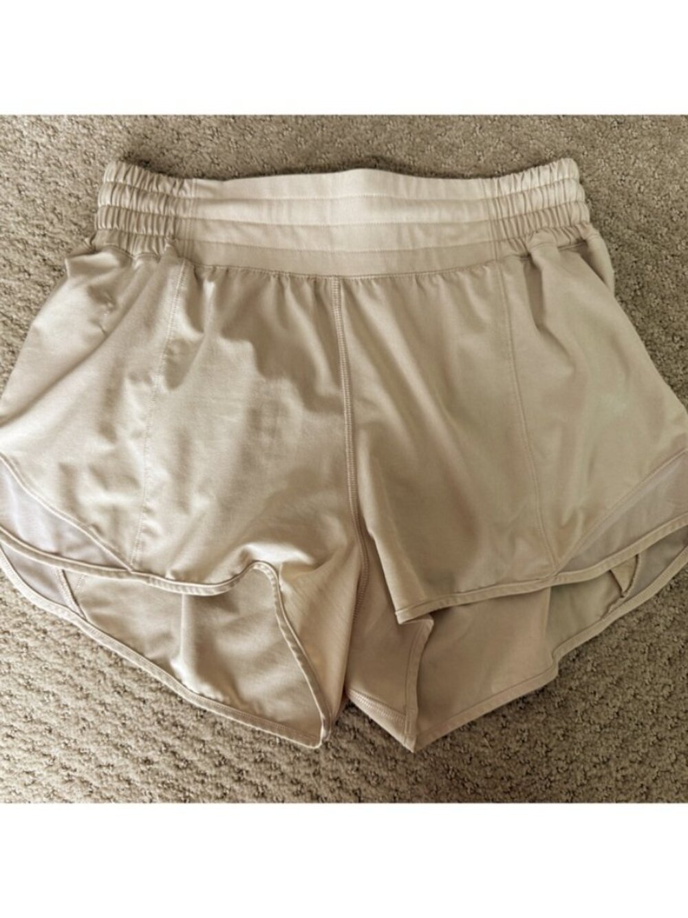 Lululemon Hotty Hot High-Rise Lined Shorts 2.5" Tan Beige Athletic Womens 6